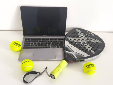 Kyiv, Ukrayna, 5 Eylül 2024. Padel raket nox. Yüksek kalite fotoğraf