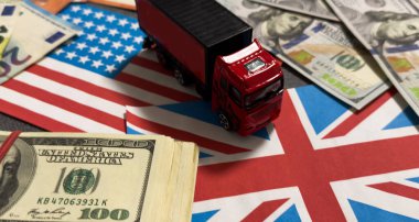 Amerika ve Büyük Britanya bayrağı. Sembol işbirliği ve ortaklık. Siyasi ilişkiler kavramı. Yüksek kalite fotoğraf