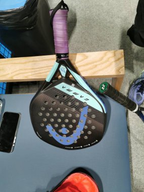 Ukrayna Kyiv, 14 Nisan 2024. Padel raketi, Head. Yüksek kalite fotoğraf