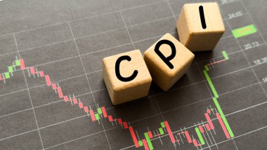 Arkaplanda bulanık bir şamdan grafiği olan Cpi harfleri yatırımları, finansal büyümeyi ve piyasa dalgalanmalarını sembolize ediyor. Yüksek kalite fotoğraf