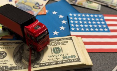 Amerika Birleşik Devletleri bayrağıyla ithalat ticaret vergileri konsepti artırıyor. Ticaret savaşları. Yüksek kalite fotoğraf