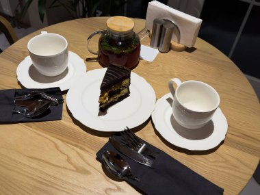 Ev yapımı çikolatalı kek ve çay. Yüksek kalite fotoğraf