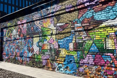 Kiev, Ukrayna - 20 Mart 2025 - Birim Şehri yerleşim alanına grafiti. Yüksek kalite fotoğraf