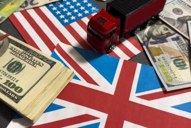 Gümrük savaşı nakliyat, ticaret ve ticaret konsepti Amerikan doları, kamyon. Yüksek kalite fotoğraf