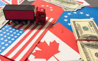 Gümrük savaşı nakliyat, ticaret ve ticaret konsepti Amerikan doları, kamyon. Yüksek kalite fotoğraf