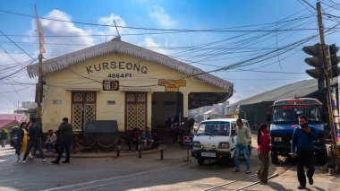 9 Ocak 2024. Kurseong, Batı Bengal 'deki Kurseong Tren İstasyonu manzarası.