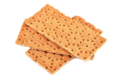 Beyaz arka planda izole edilmiş biraz çavdar ekmeği.