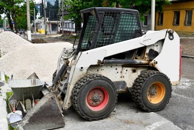 Toprak taşıma işleri için dümen yükleme makinesi