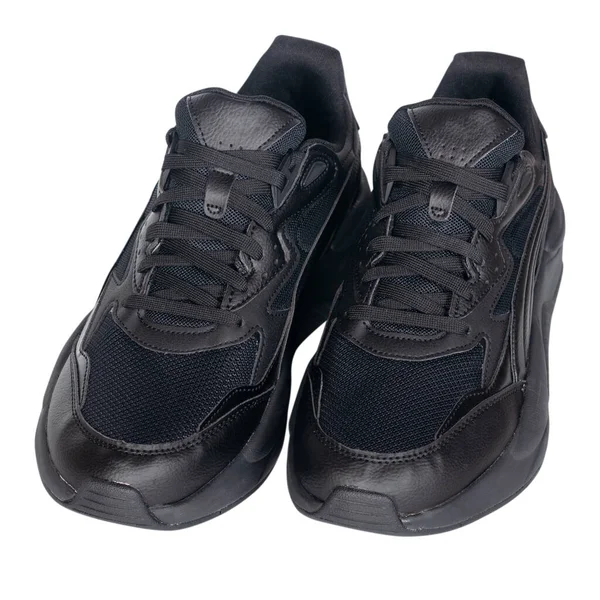 Siyah Erkek Spor Ayakkabıları Beyaz Arka Planda Izole Edilmiş — Stok fotoğraf