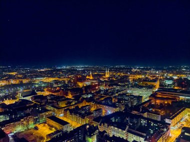 Eski kentin merkezinde hava panoramik gece manzarası, Wroclaw pazar meydanı (Almanca: Breslau) - Polonya 'nın güneybatısında şehir, tarihi Silezya, Polonya, Avrupa, AB