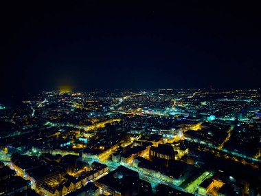Eski kentin merkezinde hava panoramik gece manzarası, Wroclaw pazar meydanı (Almanca: Breslau) - Polonya 'nın güneybatısında şehir, tarihi Silezya, Polonya, Avrupa, AB