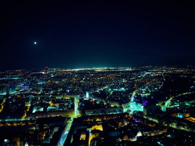 Eski kentin merkezinde hava panoramik gece manzarası, Wroclaw pazar meydanı (Almanca: Breslau) - Polonya 'nın güneybatısında şehir, tarihi Silezya, Polonya, Avrupa, AB