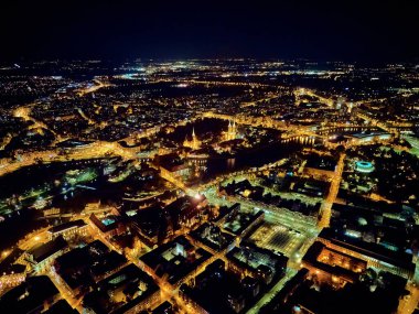 Eski kentin merkezinde hava panoramik gece manzarası, Wroclaw pazar meydanı (Almanca: Breslau) - Polonya 'nın güneybatısında şehir, tarihi Silezya, Polonya, Avrupa, AB