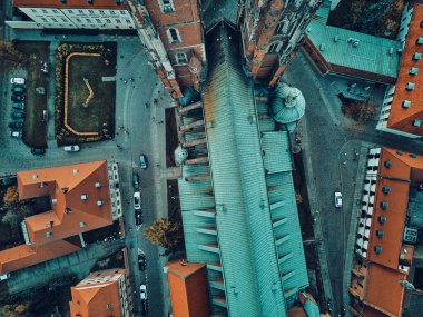 Katedral Adası 'ndaki hava manzarası (Lehçe: Ostrow Tumski - Wroclaw kentinin en eski kısmı (Almanca: Breslau) - Polonya' nın güneybatısındaki tarihi Silezya, Polonya, Avrupa, AB bölgesi