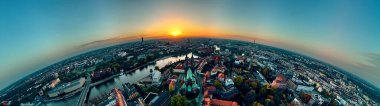 Katedral Adası 'nda (Ostrow Tumski) hava panoramik 360 Litle Gezegeni manzarası - Wroclaw kentinin en eski kısmı - Polonya' nın güneybatısında şehir, tarihi Silezya, Polonya, Avrupa, AB bölgesi