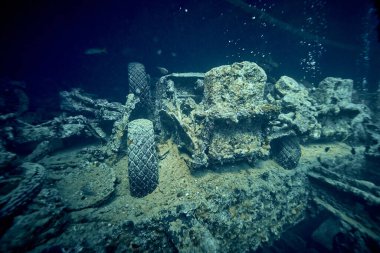 Nazi Thistlegorm 'un gemi enkazının içindeki İkinci Dünya Savaşı kamyonu 1941' de Sharm El Sheikh, Mısır yakınlarında Alman bombardıman uçakları tarafından batırılan İngiliz kargo gemisi. Su altı fotoğrafçılığı ve seyahat.