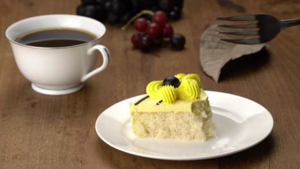 Eating Delicious Homemade Sponge Cake White Ceramic Dish Hot Black — Vídeos de Stock