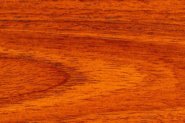 Kırmızı, eski, kirli gül ağacı zemininin yakın dokusu, üst görünüm, kaybolma, yatay format. Rosewood bilimsel adı Pterocarpus makrocarpus..