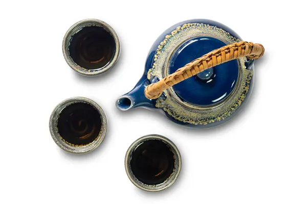 Vista Superior Conjunto Chá Cerâmica Azul Com Copos Isolados Fundo — Fotografia de Stock
