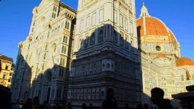 FLORENCE, ITALY - 19 Ekim 2015: Florence Cathedral or Cathedral of the Flower (Cattedrale di Santa Maria del Fiore) or Duomo di Firenze in Florence, Italy