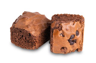 Ev yapımı browni kırpma yolu ile beyaz arkaplanda izole edildi.