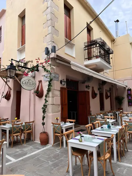 Yunan şehri Santorini 'deki restoran