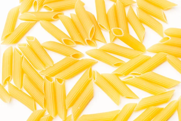 Penne Pasta Auf Weißem Hintergrund Mit Kopierraum — Stockfoto