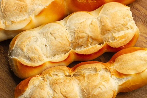 Ekmek Ahşap Masaya Yakın Çekim Üst Manzara — Stok fotoğraf