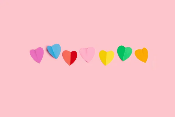Corações Papel Coloridos Fundo Rosa Com Espaço Cópia — Fotografia de Stock