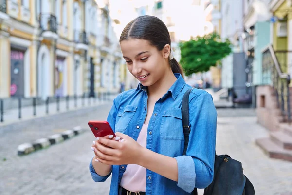 Beautiful Teenage Girl Using Smartphone Urban Background Attractive Positive Young — Stock Photo, Image