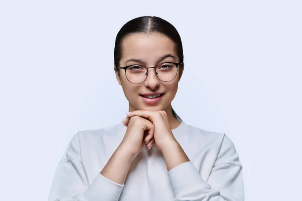 Teenage Girl Glasses Looking Camera White Studio Background Portrait Smart — Stock Photo, Image