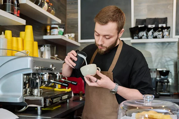 Male Barista Preparing Coffee Coffee Shop Bearded Young Man Worker — Stock Photo, Image