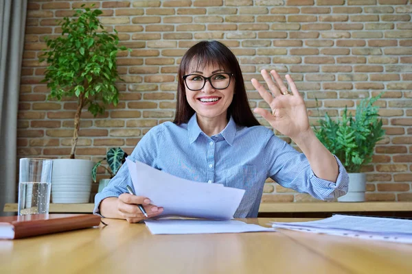 Webcam View Mature Business Woman Looking Webcam Having Video Chat — Stock Photo, Image