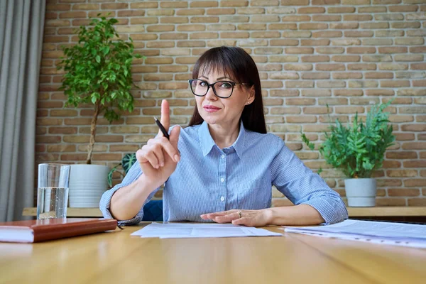 Webcam View Mature Business Woman Looking Webcam Having Video Chat — Stock Photo, Image