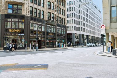 Hamburg, Almanya, 1.08.2023, Hamburg 'un merkez caddeleri, mimarlar, turizm, alışveriş