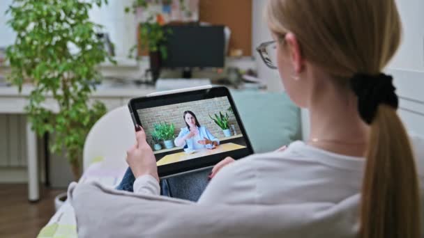 Teenager Mädchen Mit Online Videokonferenz Therapie Mit Psychologen Therapeuten Berater — Stockvideo