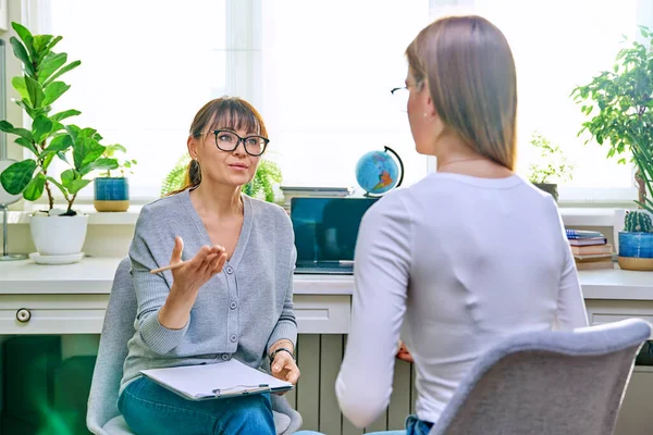 Psychologist Social Worker Behavior Talking Teenage Girl Student Counselor Clipboard — Stock Photo, Image