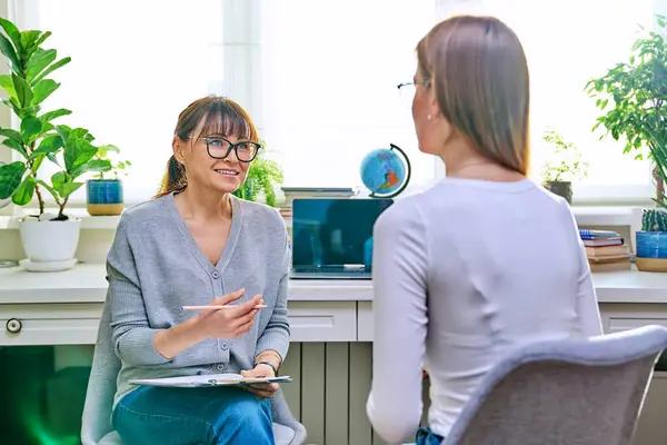 Young Female Therapy Meeting Psychotherapist Session Teenage Student Girl Psychologist — Stock Photo, Image