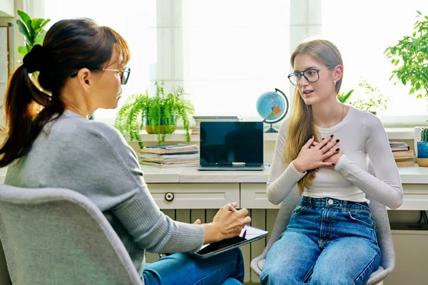 Young Female Teenager Years Old Talking Counselor Psychologist Behavior Social — Stock Photo, Image