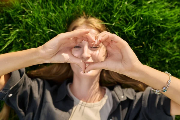 Young Happy Loving Woman Showing Heart Sign Fingers Looking Camera — Stock Photo, Image