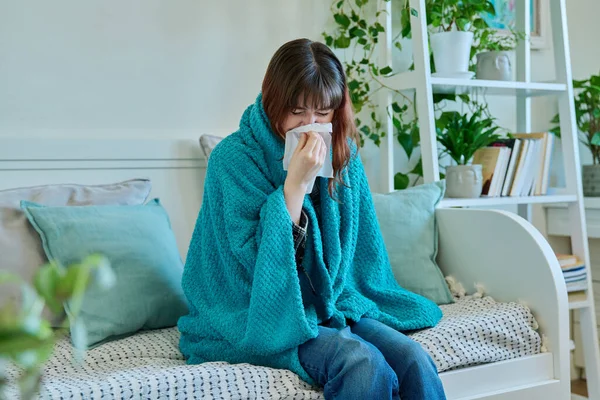 Young Sick Woman Sitting Warm Blanket Sneezing Coughing Blowing Her — Stock Photo, Image