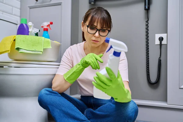 Etiqueta Lectura Mujer Limpiador Aerosol Composición Química Orgánica Instrucciones Uso — Foto de Stock