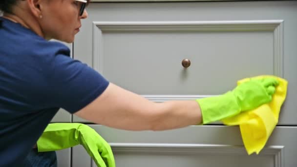 Close Hands Protective Gloves Cleaning Wiping Dust Furniture Soft Cloth — Stock Video