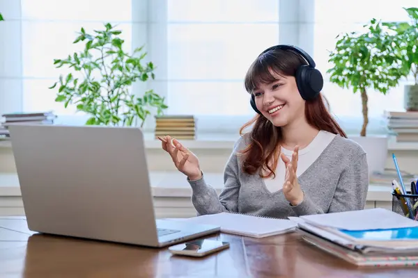Teenage Girl College Student Headphones Having Video Conference Chat Online — Stock Photo, Image