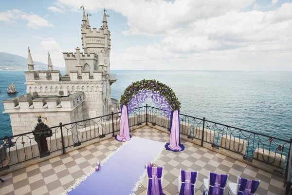 Bröllop Båge Lila Färg Bakgrunden Havet — Stockfoto