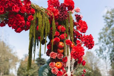 Sonbahar düğün kemer gül, elma, üzüm ve pomergranate dekorasyon