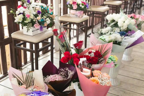 Floreros Con Ramos Flores Almacenamiento Flores Donadas Banquete Restaurante — Foto de Stock