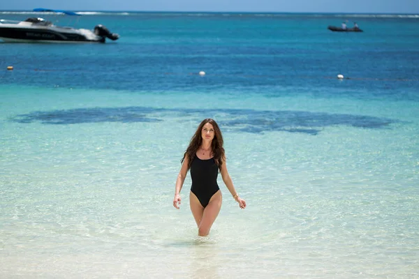 Jovem Mulher Sexy Muito Quente Ilha Trópica Verão Perto Mar — Fotografia de Stock
