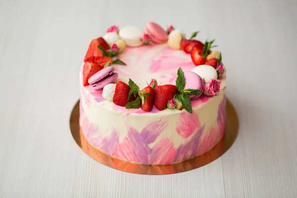 Beautiful Cake Strawberries Macaroons — Stock Photo, Image