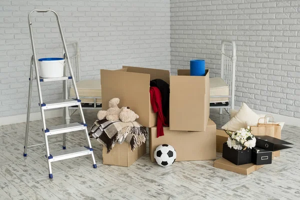 Articles Ménagers Emballés Pour Emménager Dans Une Nouvelle Maison — Photo